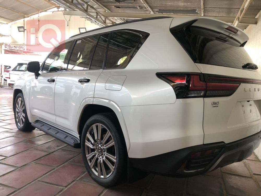 Lexus LX